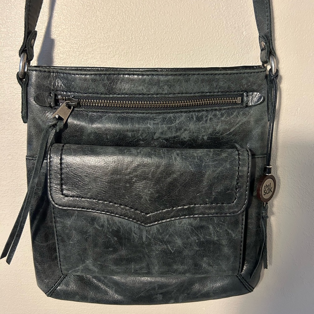 COPY - THE SAK BLACK LEATHER VENTURA CROSSBODY WITH ADJUSTABLE LEATHER STRAP